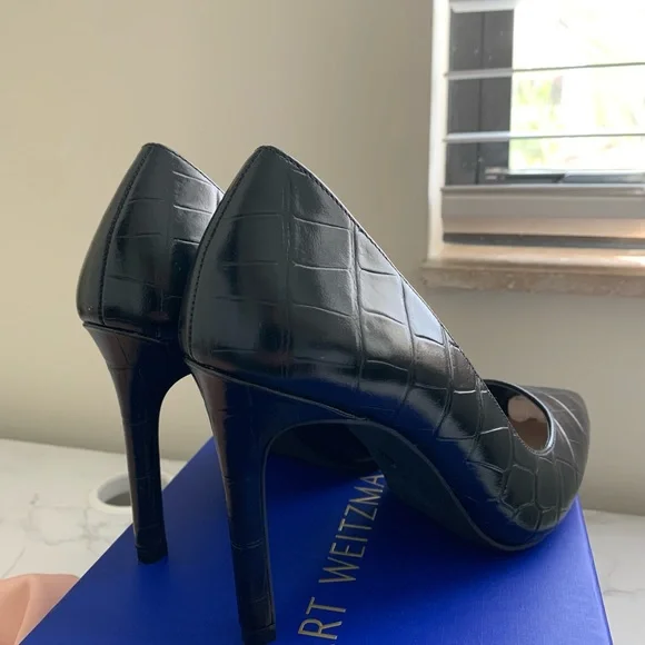 4STUART WEITZMANDancer 95 croc-effect leather pumps
